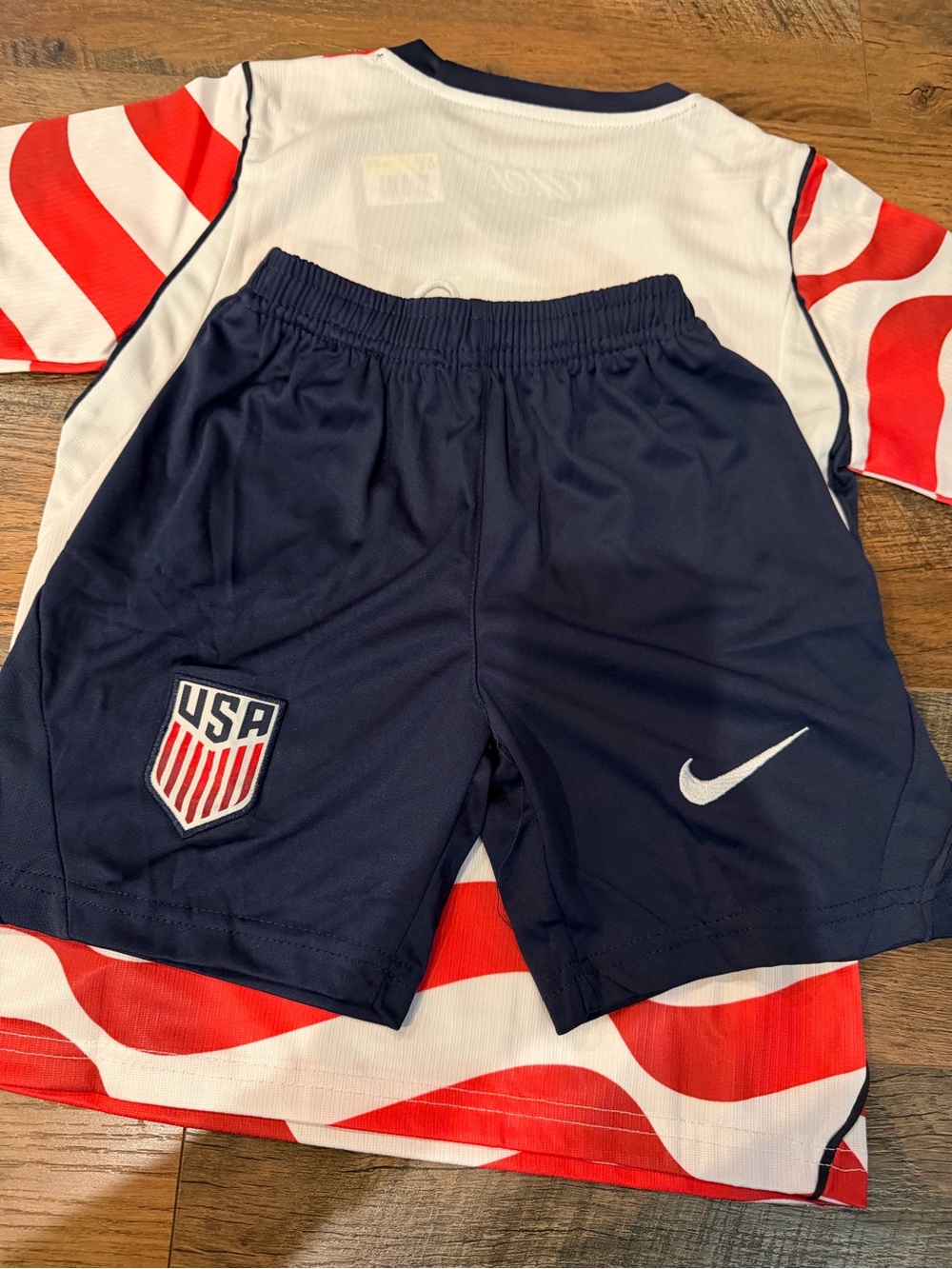 Kids USA Red White & Navy Soccer Jersey and Shorts Set Small - Picture 6 of 6
